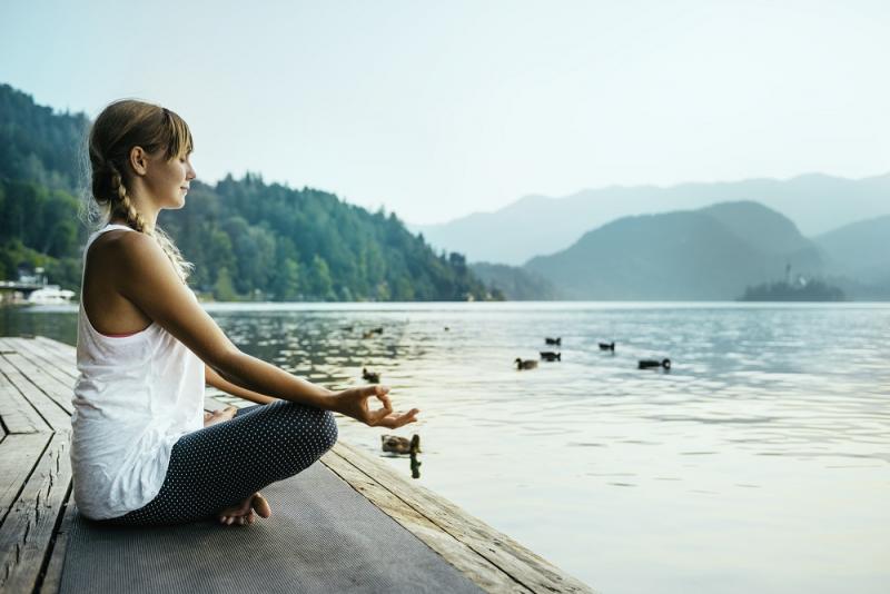Outdoor-Yoga in der Heimat liegt im Trend. ©fitreisen.de