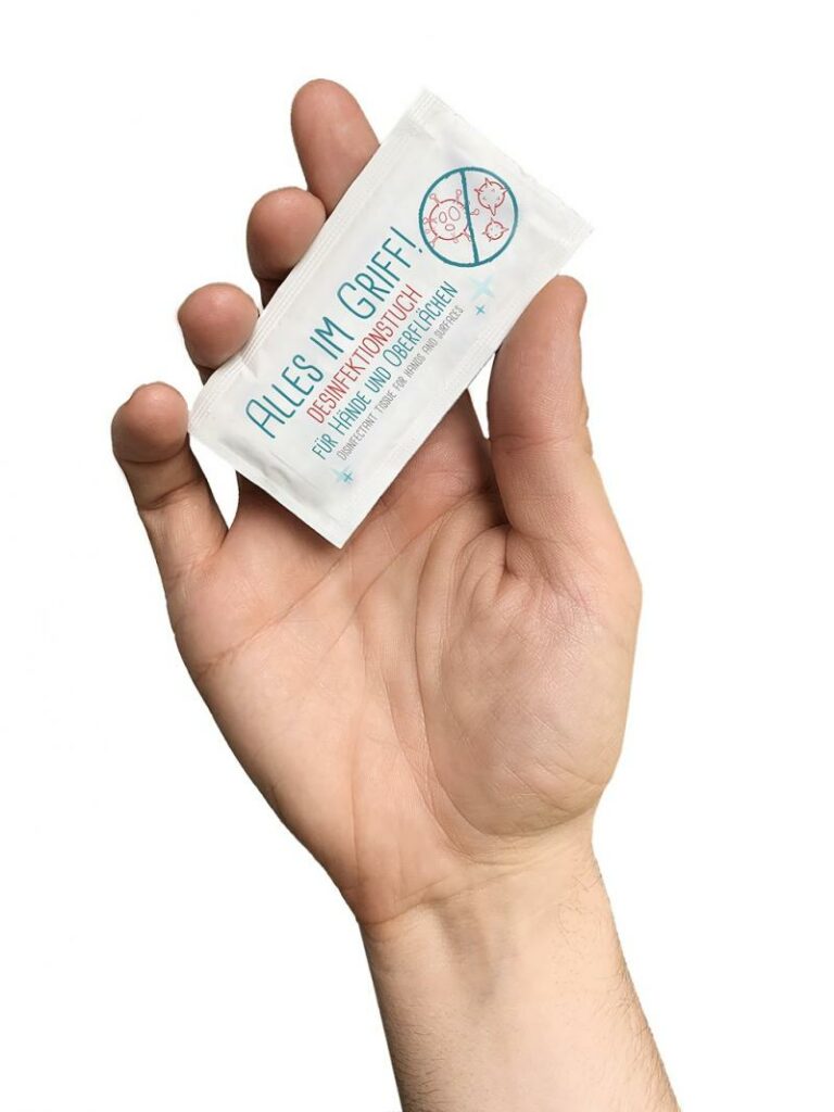 Das neue Desinfektionstuch von Hellma ist praktisch für das To-go-Geschäft.